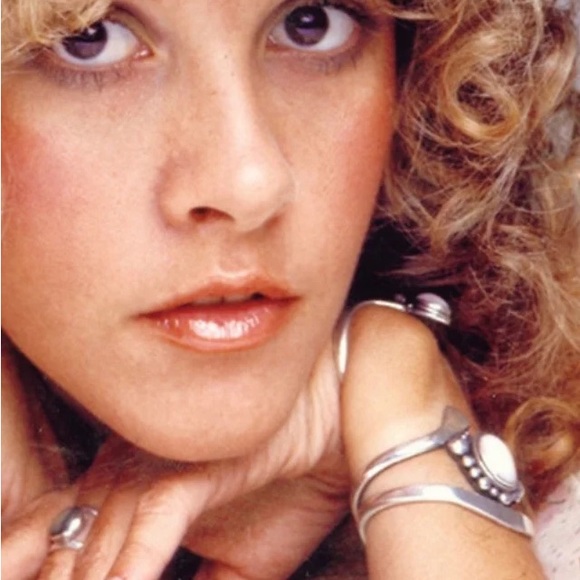 Fred Harvey Era Mother of Pearl Sterling Silver Cuff🤍 - Picture 4 of 8